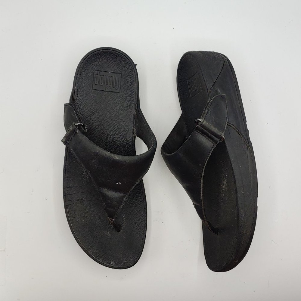 FitFlop womens 8 Black Leather Thong Wedge Sandals AD3-080